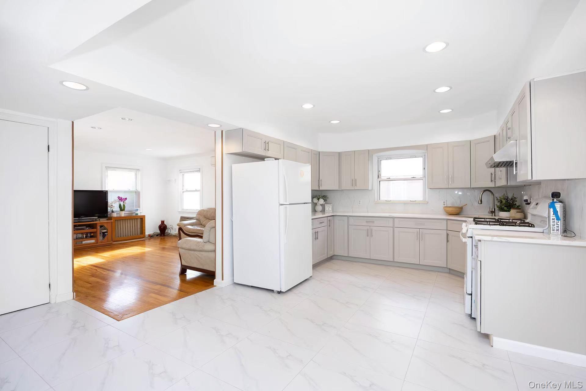 Single Family 213th Queens, NY 11364, MLS-933239-11