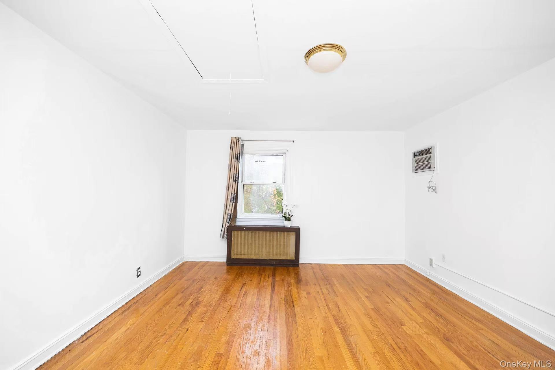 Single Family 213th Queens, NY 11364, MLS-933239-14