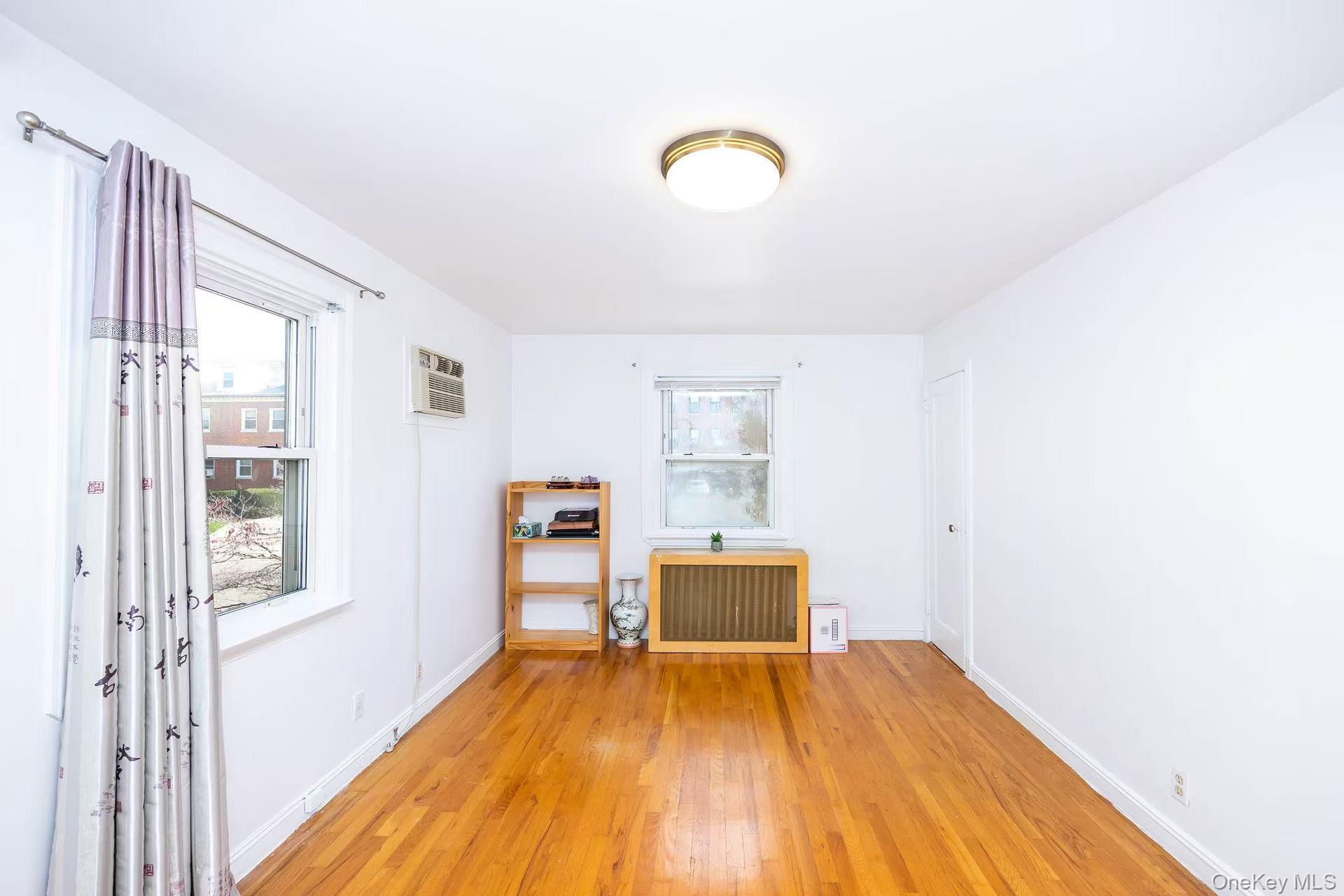 Single Family 213th Queens, NY 11364, MLS-933239-15