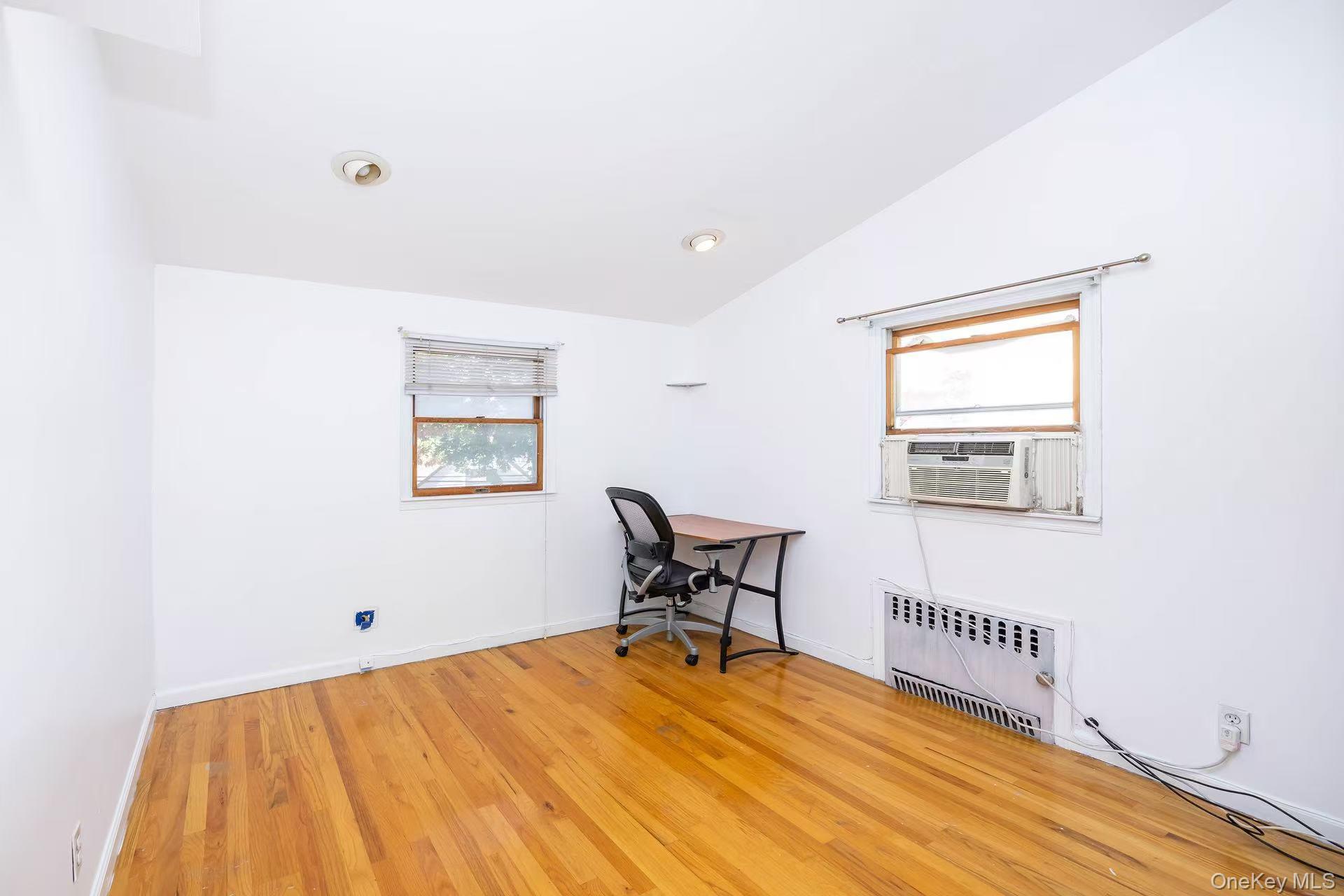 Single Family 213th Queens, NY 11364, MLS-933239-16