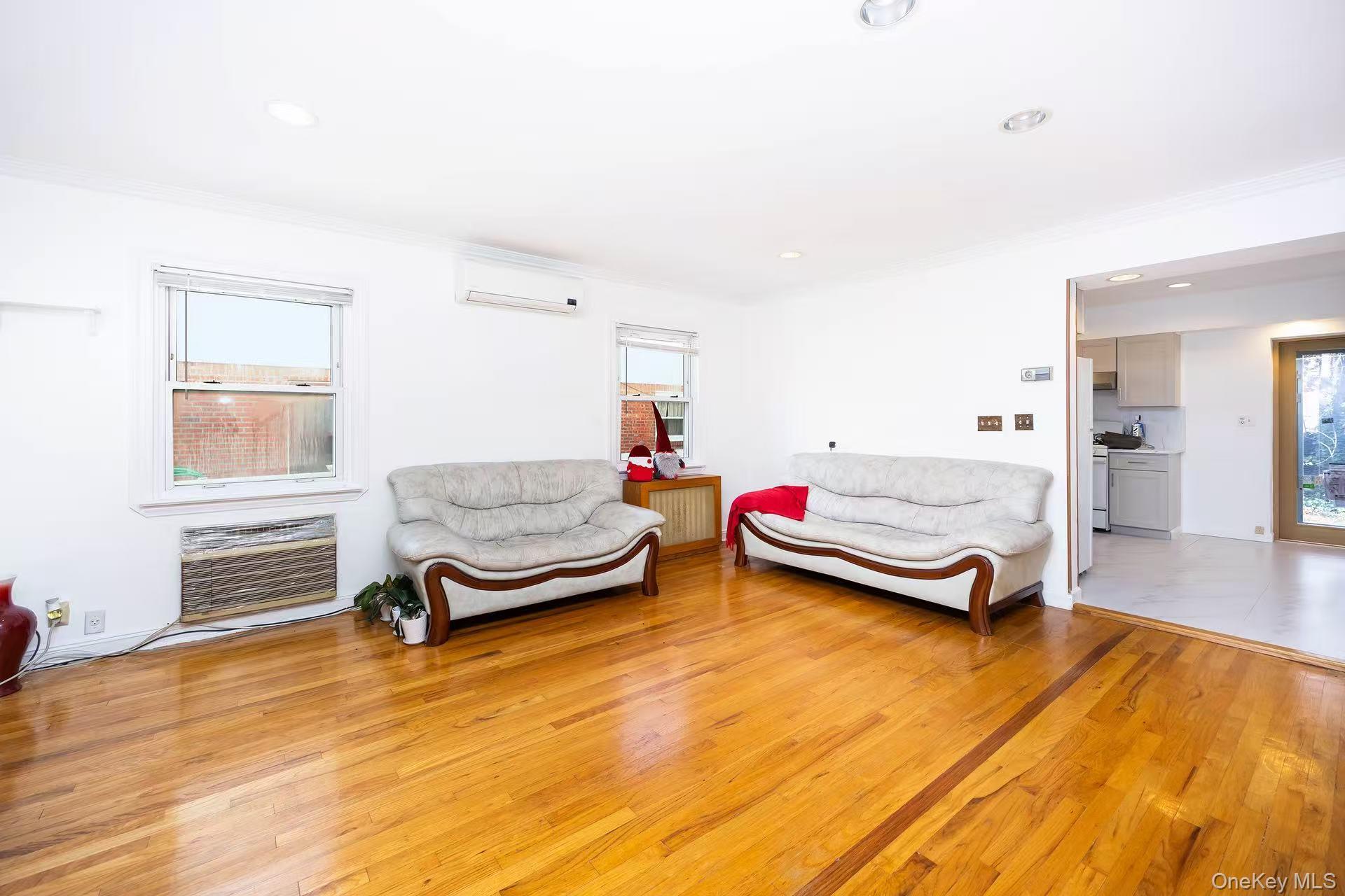 Single Family 213th Queens, NY 11364, MLS-933239-5