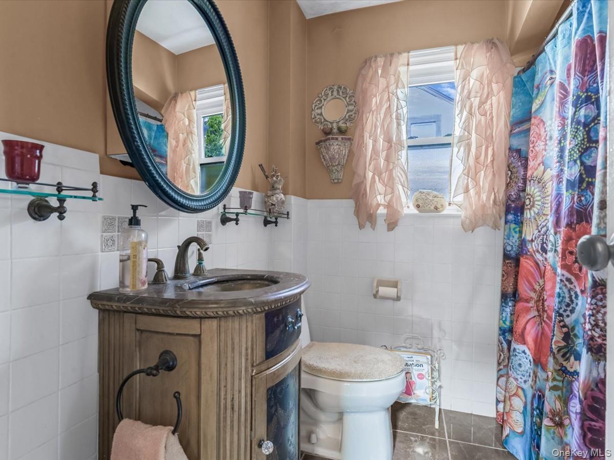 Single Family Chestnut  Nassau County, NY 11563, MLS-933258-11