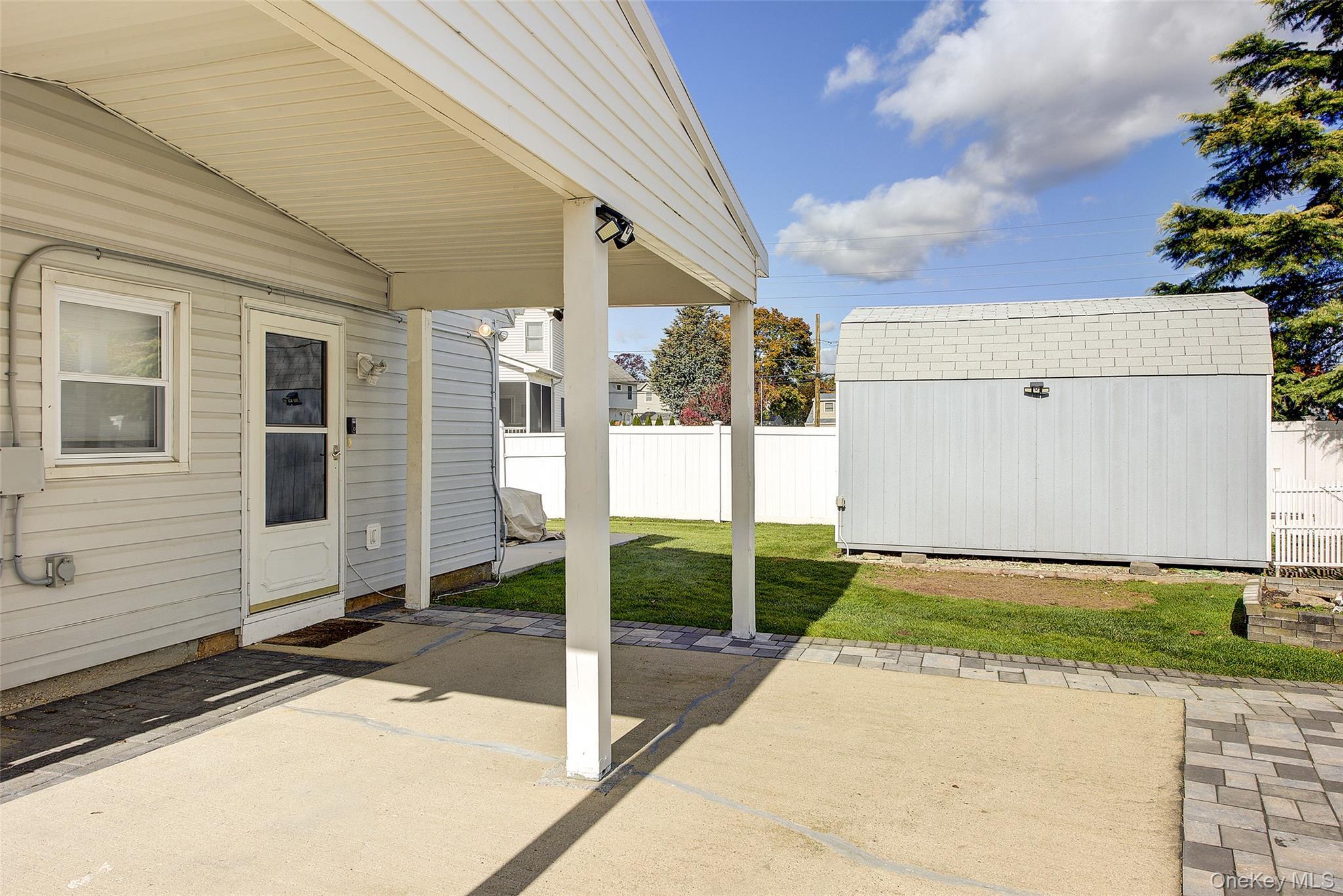 Single Family Carmans  Nassau County, NY 11735, MLS-933293-2