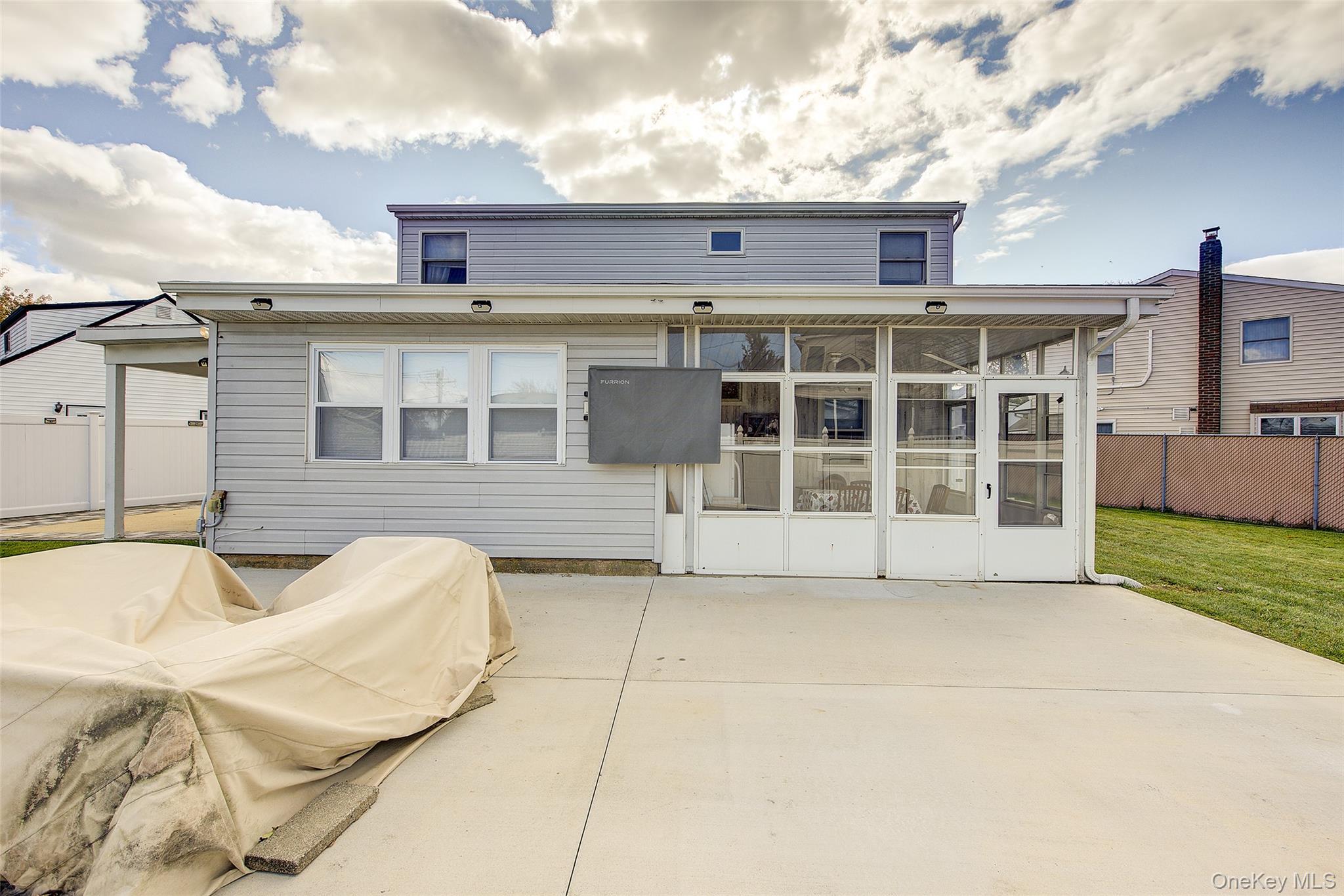 Single Family Carmans  Nassau County, NY 11735, MLS-933293-3