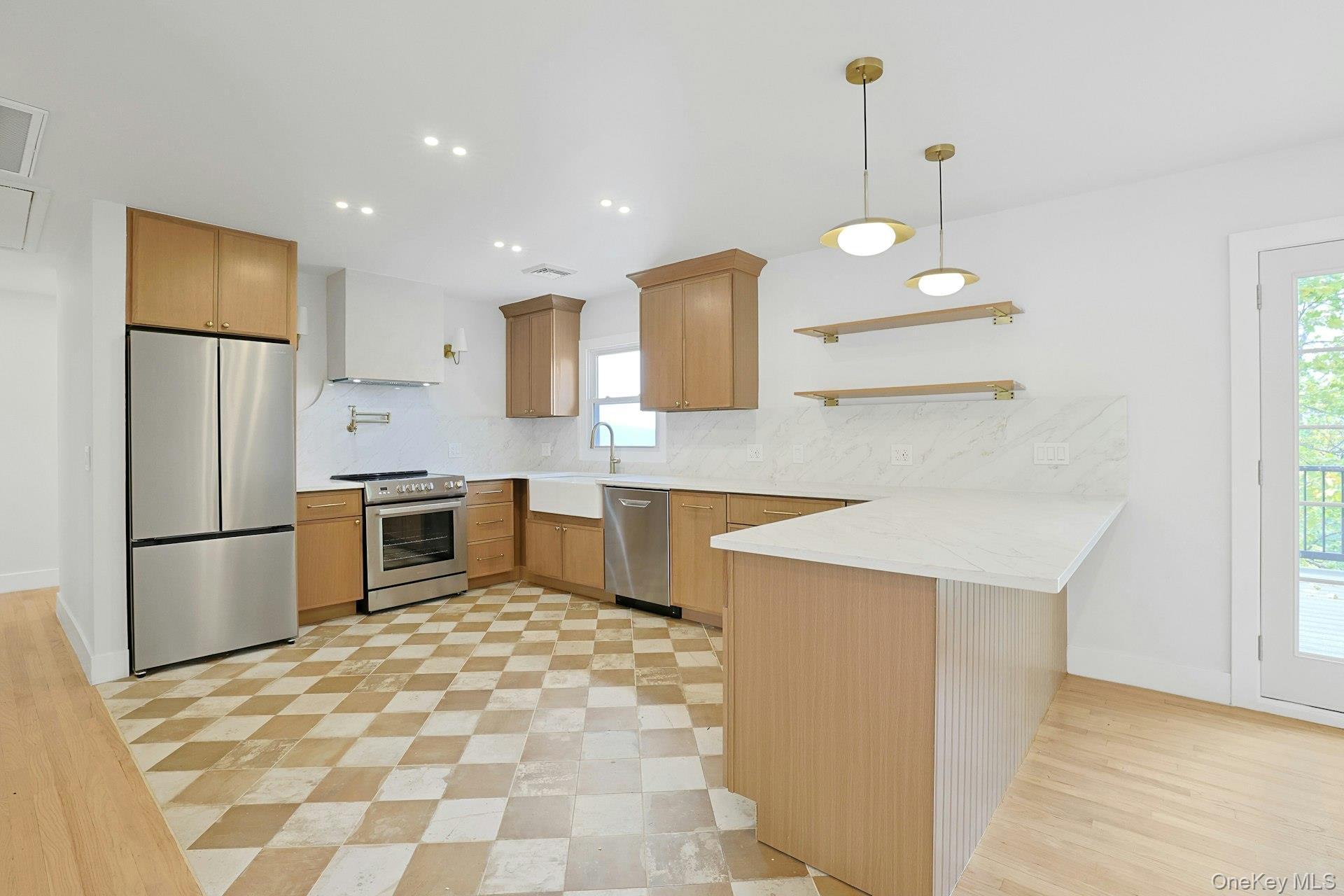 Single Family Cedar Westchester County, NY 10562, MLS-933294-10