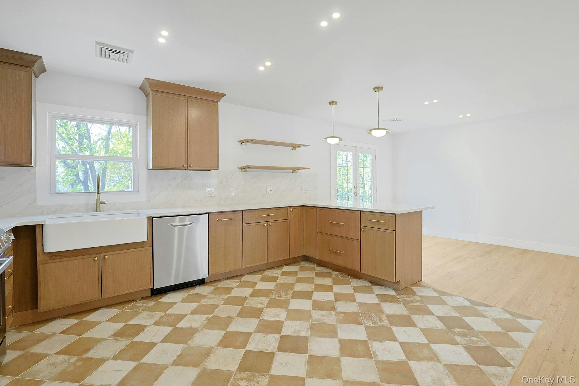 Single Family Cedar Westchester County, NY 10562, MLS-933294-11