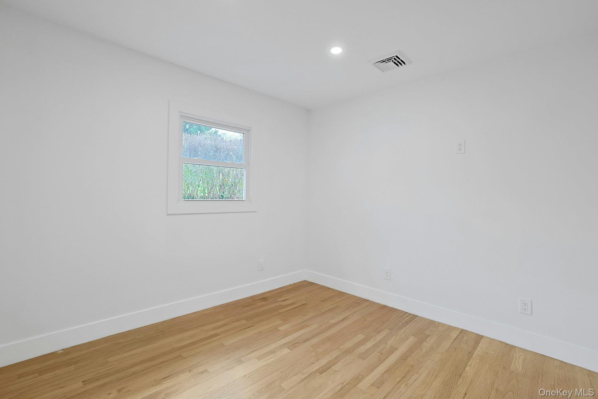 Single Family Cedar Westchester County, NY 10562, MLS-933294-17