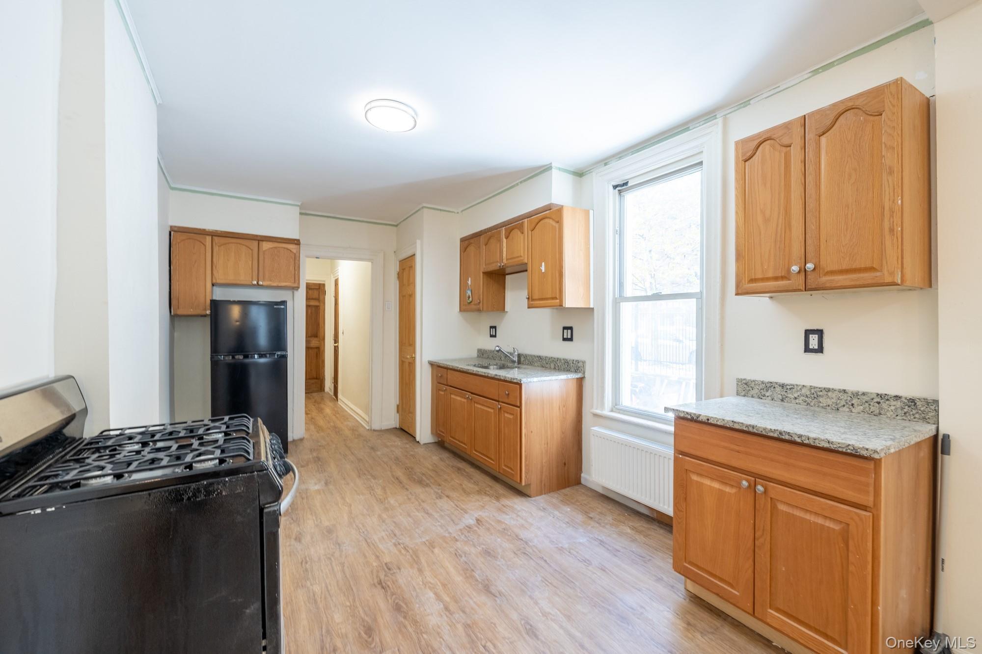 Single Family Van Nest Bronx, NY 10462, MLS-933300-16