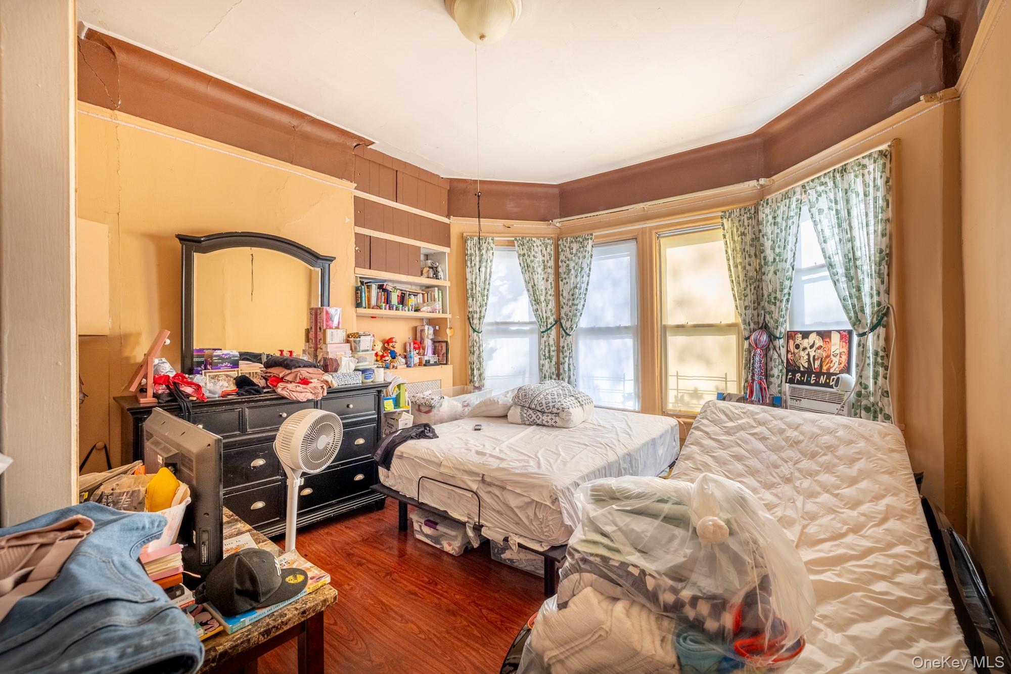 Single Family Van Nest Bronx, NY 10462, MLS-933300-23