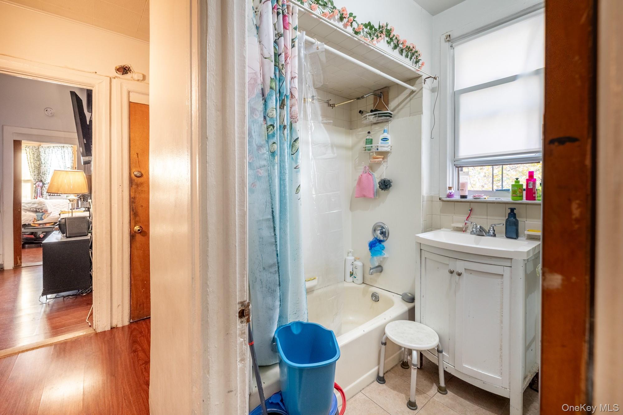 Single Family Van Nest Bronx, NY 10462, MLS-933300-27