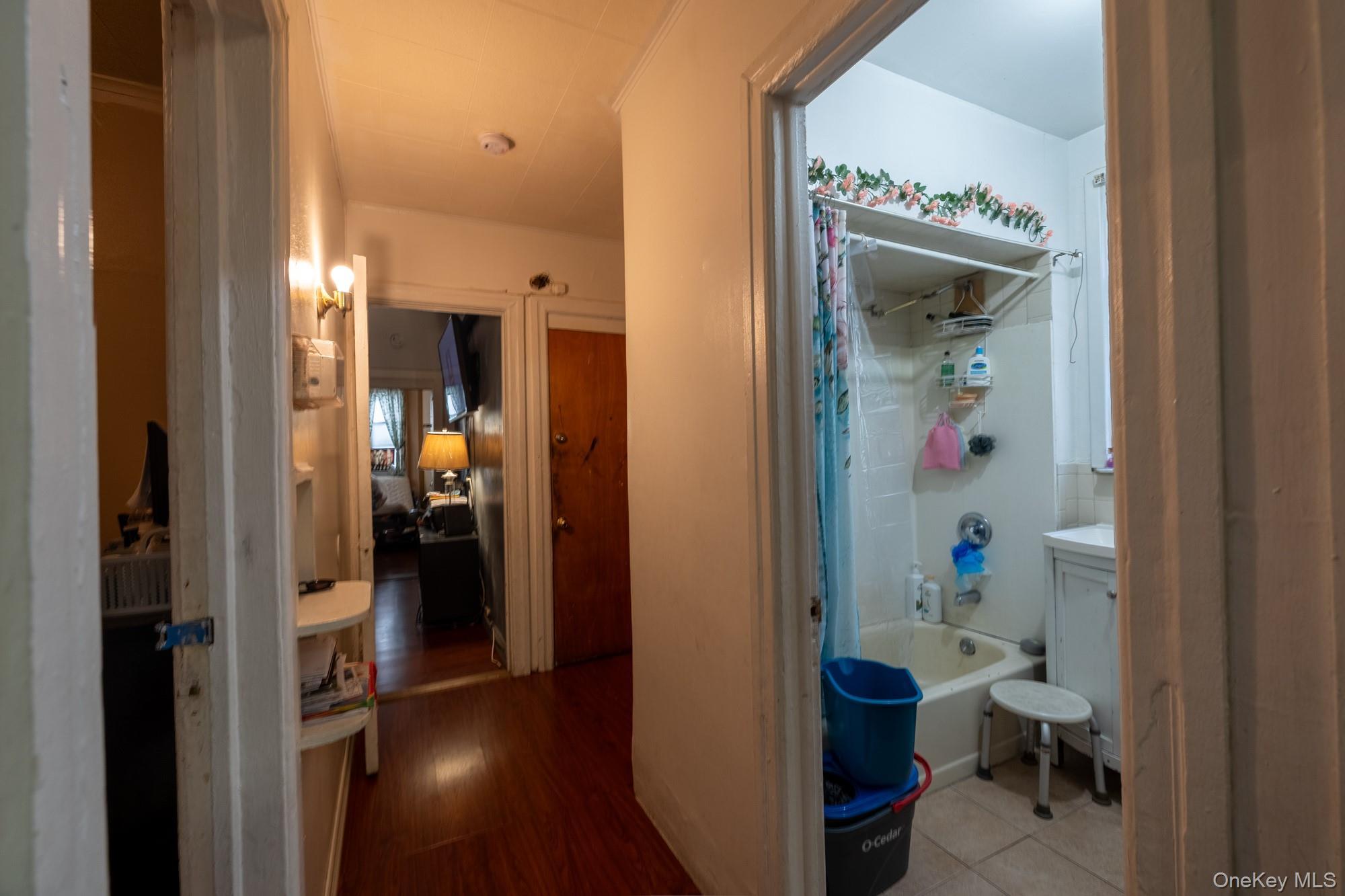 Single Family Van Nest Bronx, NY 10462, MLS-933300-28