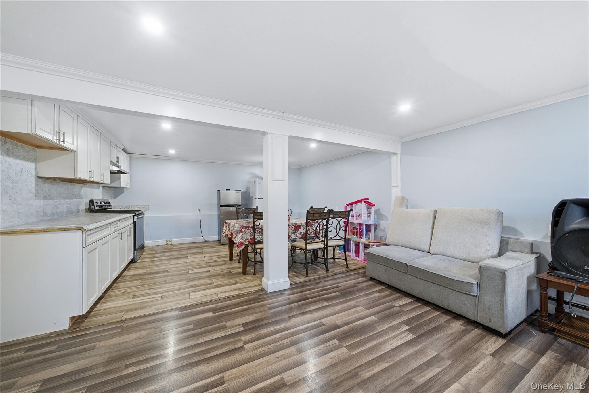 Single Family Dunton Suffolk County, NY 11772, MLS-933301-15