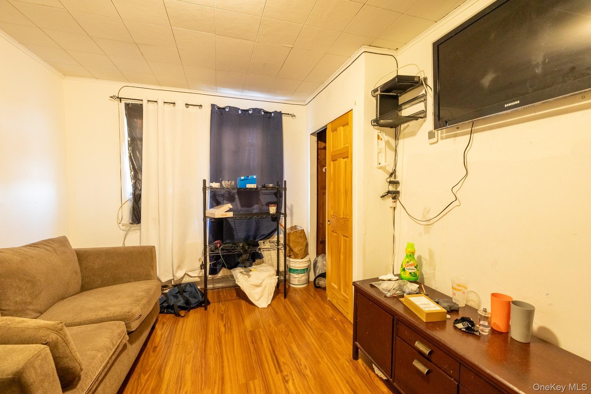 Single Family Van Nest Bronx, NY 10462, MLS-933303-14