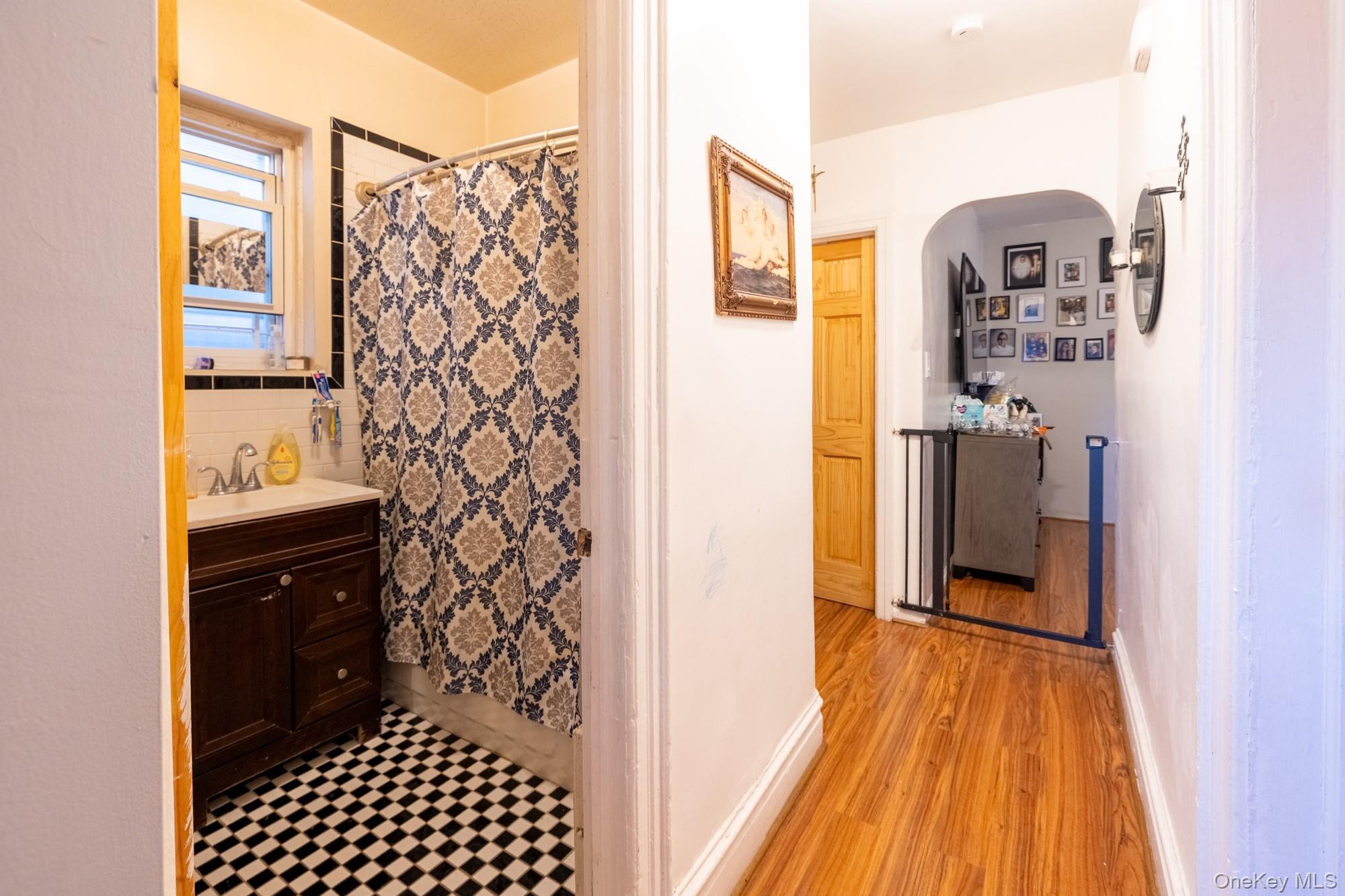 Single Family Van Nest Bronx, NY 10462, MLS-933303-15