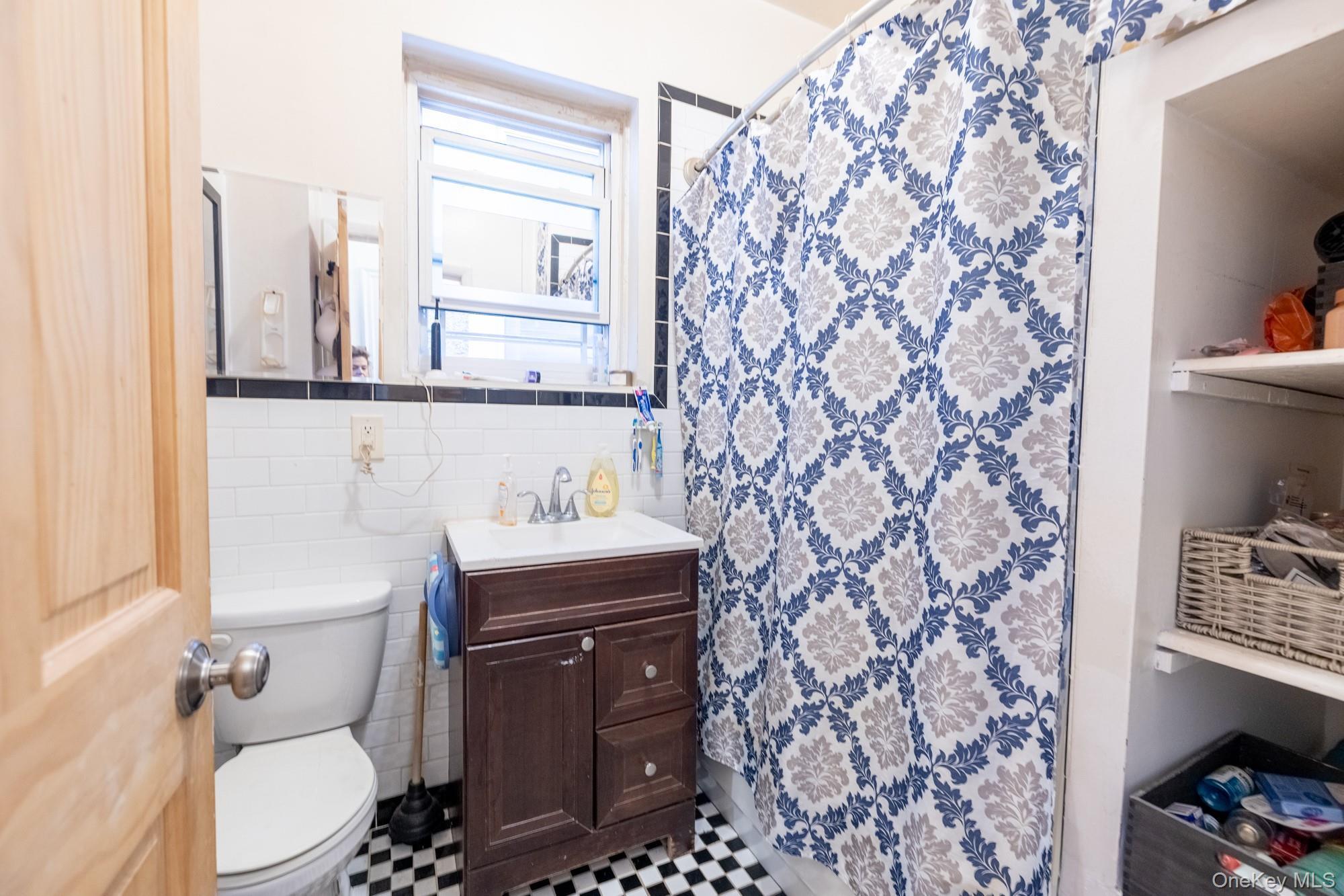 Single Family Van Nest Bronx, NY 10462, MLS-933303-16