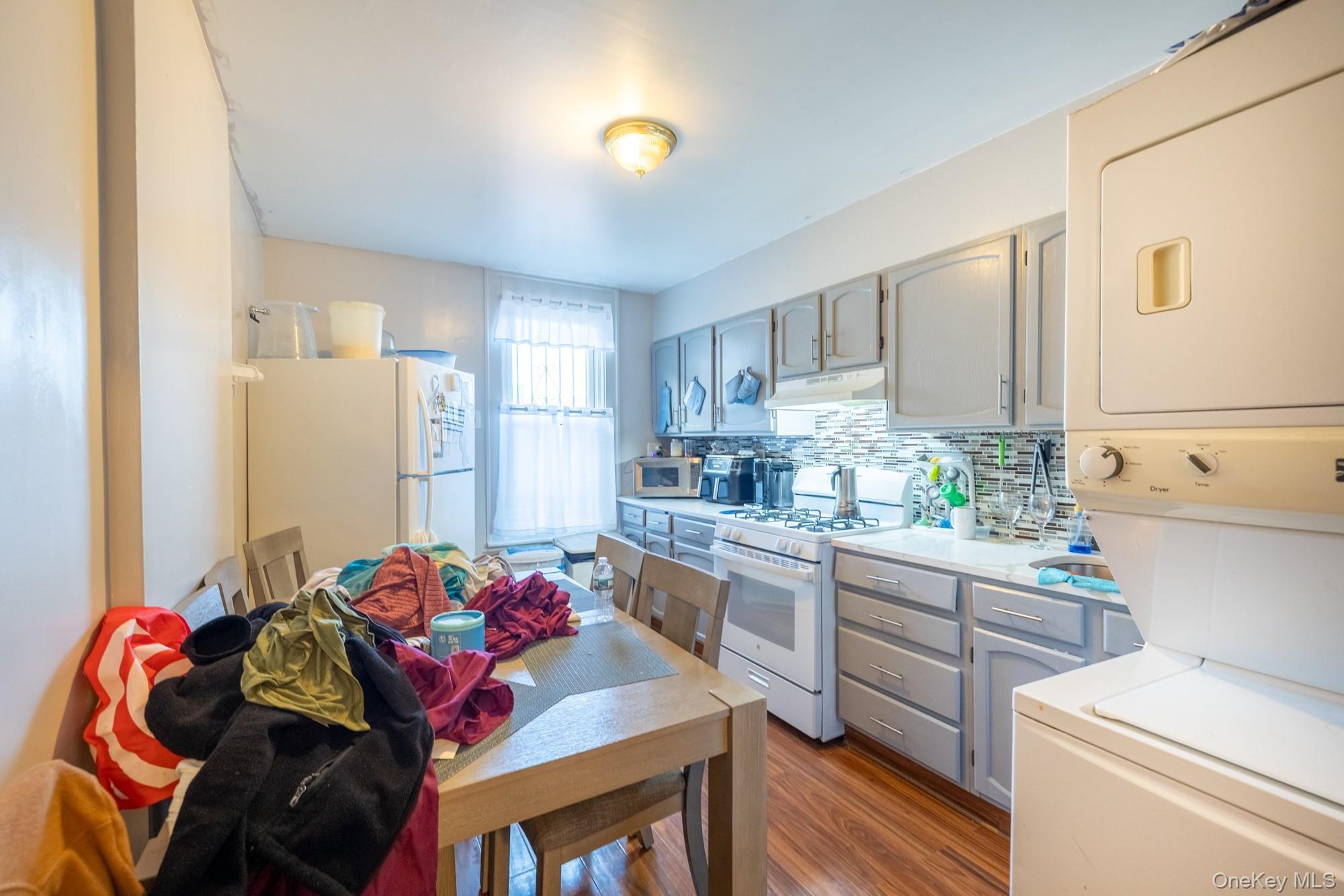 Single Family Van Nest Bronx, NY 10462, MLS-933303-4