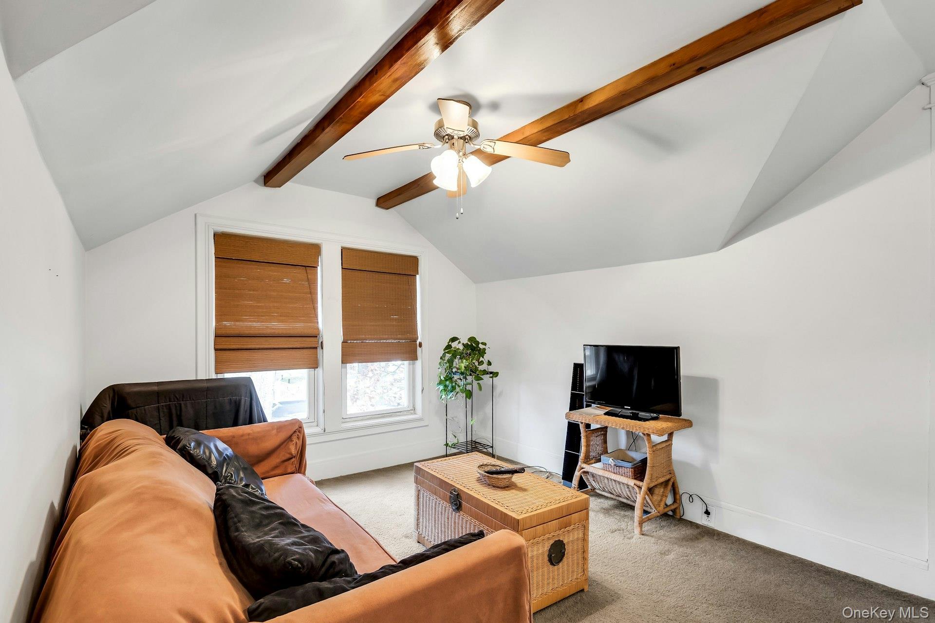 Single Family Roslyn Suffolk County, NY 11752, MLS-933314-17