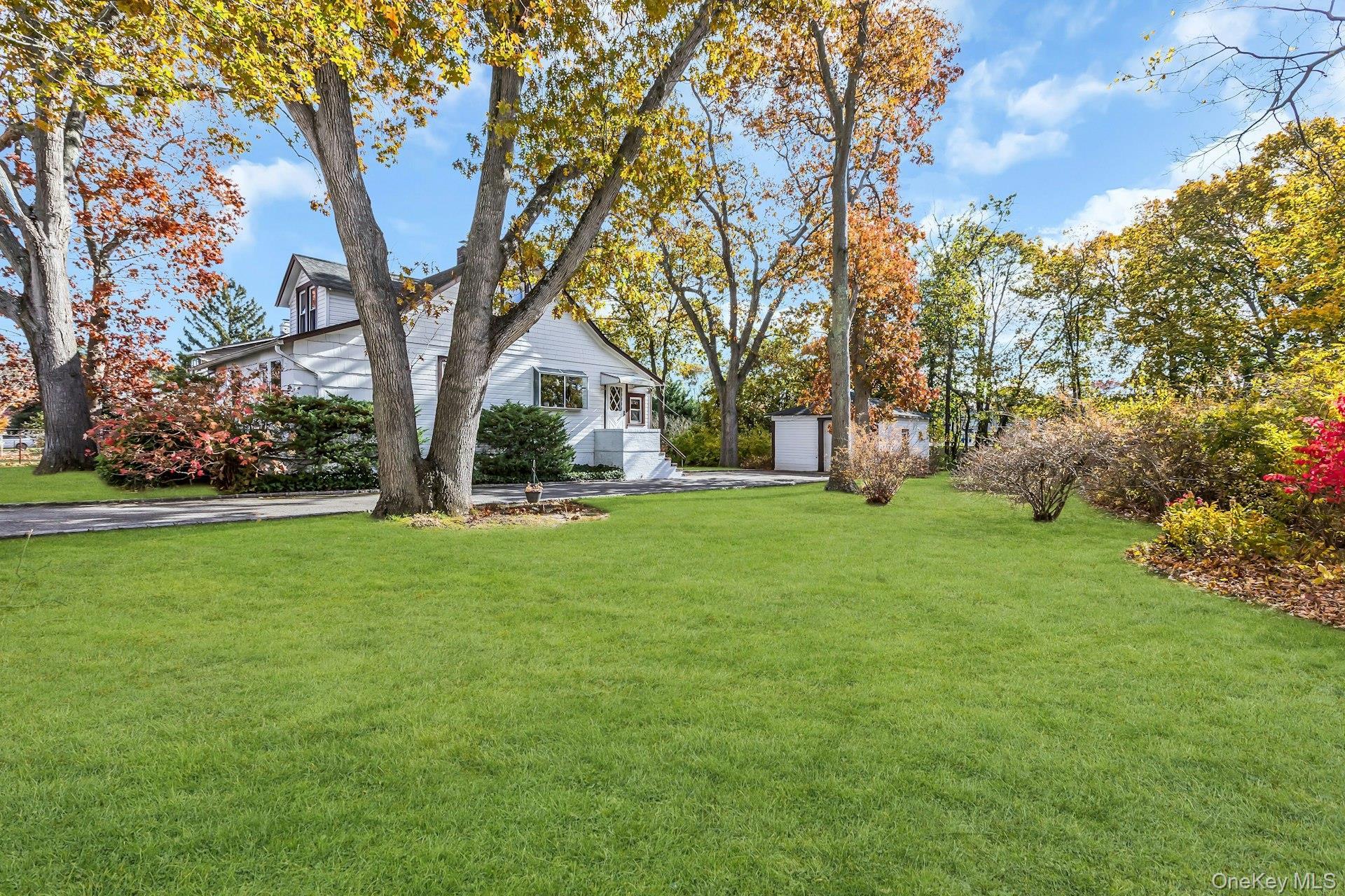 Single Family Roslyn  Suffolk County, NY 11752, MLS-933314-26