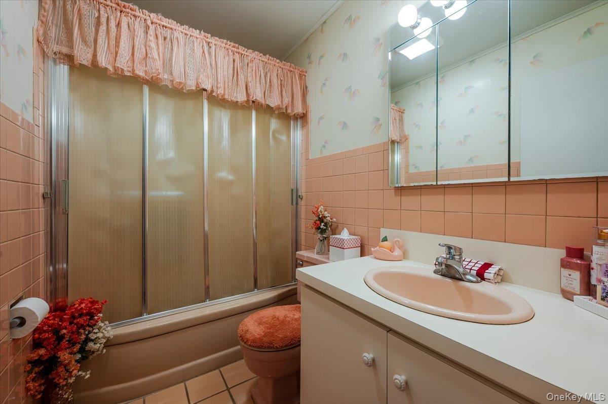 Single Family Heathcliff  Nassau County, NY 11783, MLS-933322-15