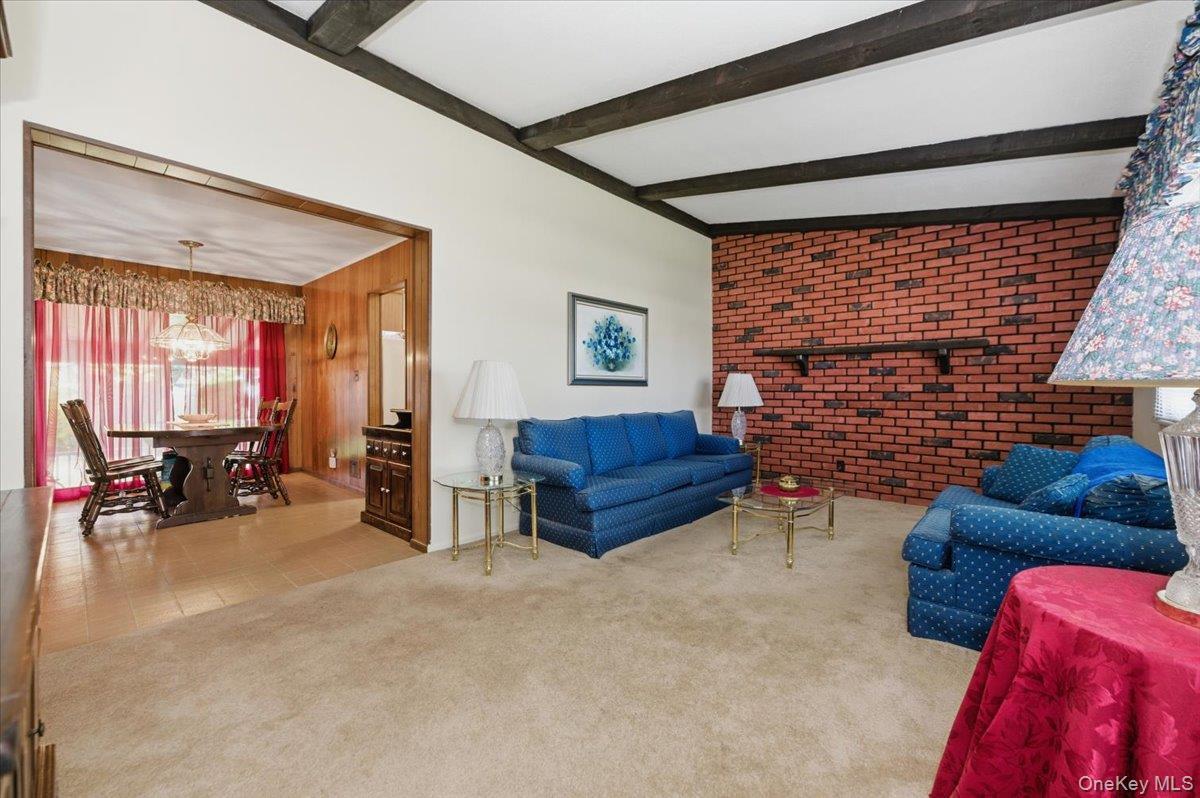 Single Family Heathcliff  Nassau County, NY 11783, MLS-933322-2