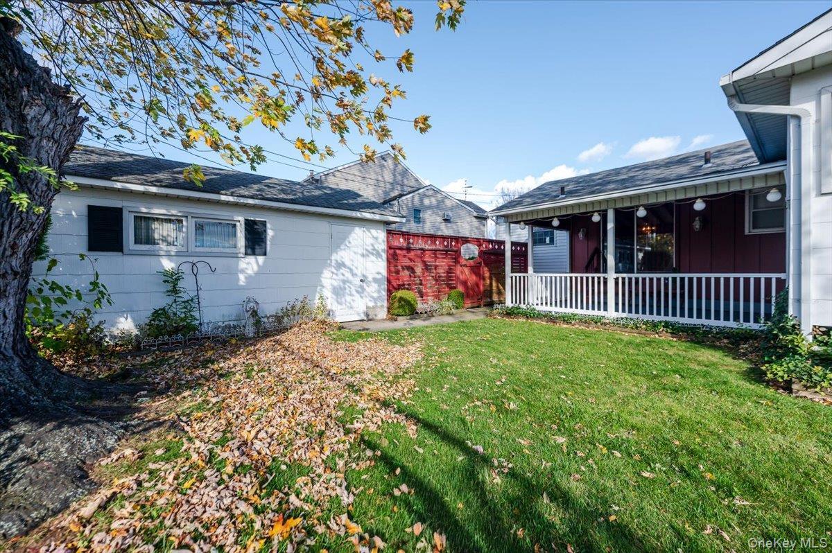 Single Family Heathcliff  Nassau County, NY 11783, MLS-933322-24