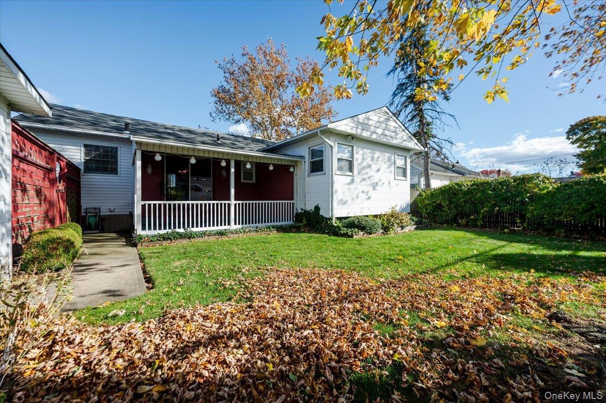 Single Family Heathcliff  Nassau County, NY 11783, MLS-933322-25