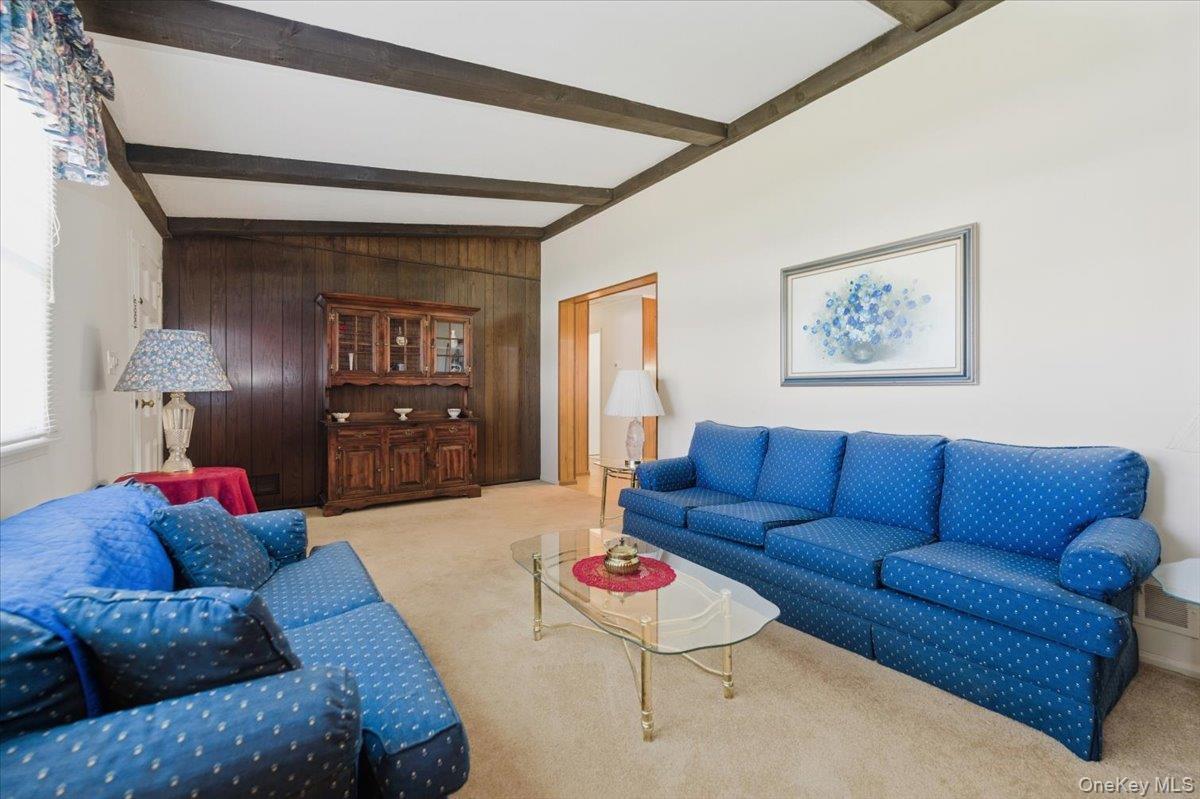 Single Family Heathcliff  Nassau County, NY 11783, MLS-933322-4