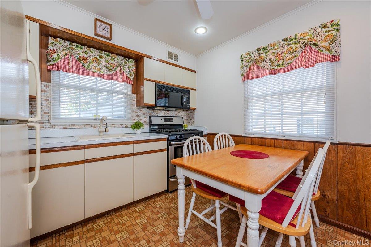 Single Family Heathcliff  Nassau County, NY 11783, MLS-933322-6