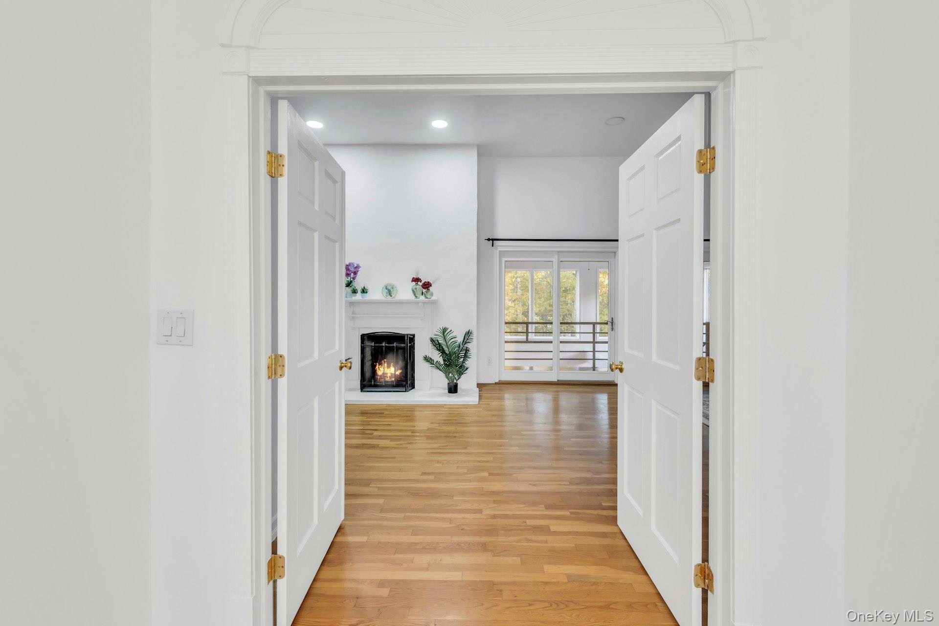 Single Family Bay Woods Suffolk County, NY 11946, MLS-933325-28