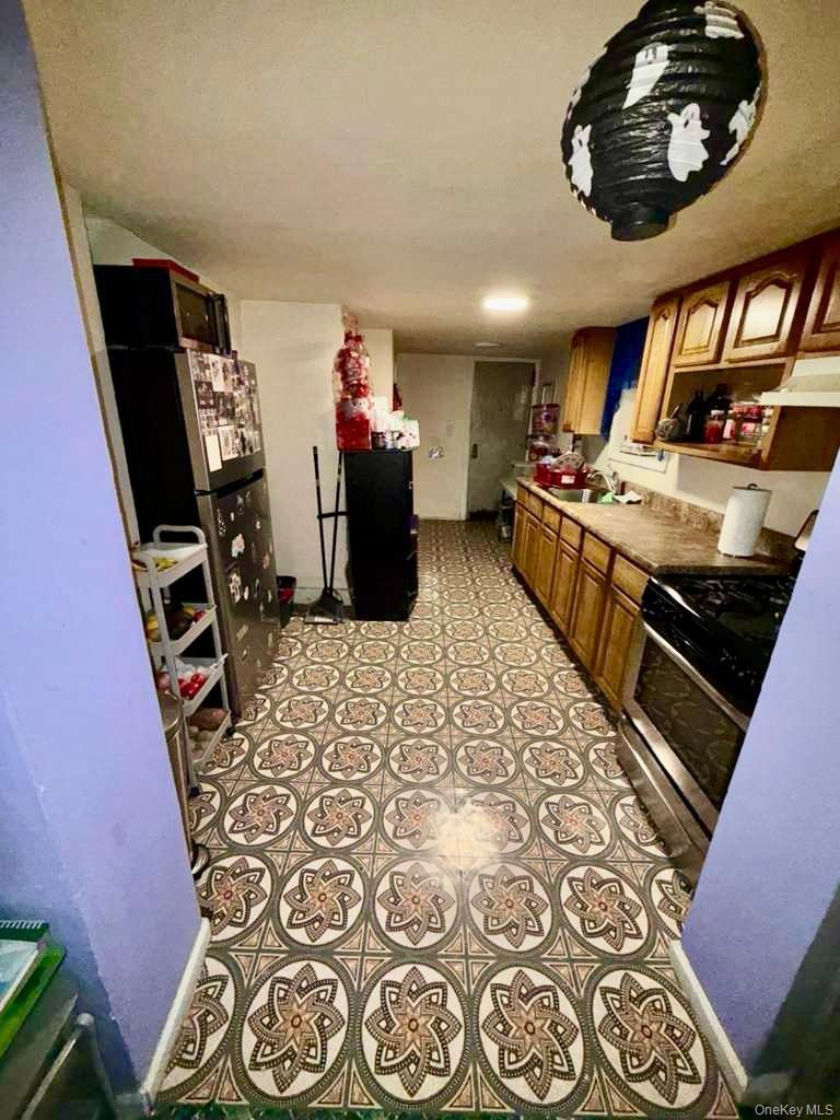 Single Family Chestnut  Brooklyn, NY 11208, MLS-933353-22