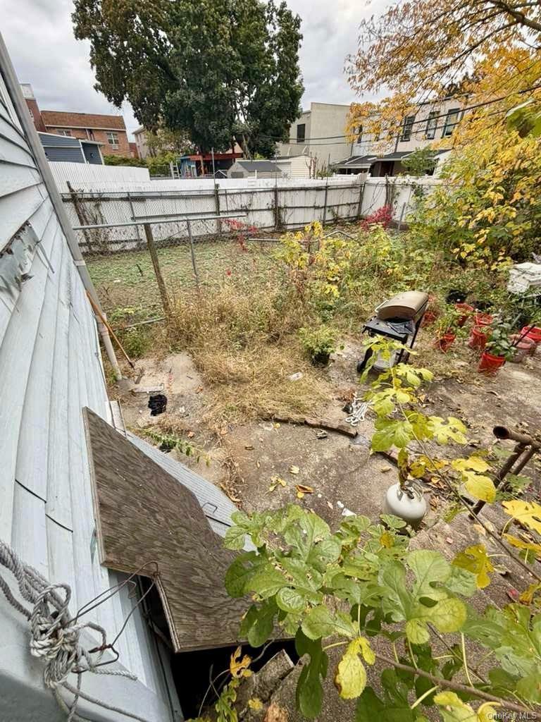 Single Family Chestnut  Brooklyn, NY 11208, MLS-933353-26