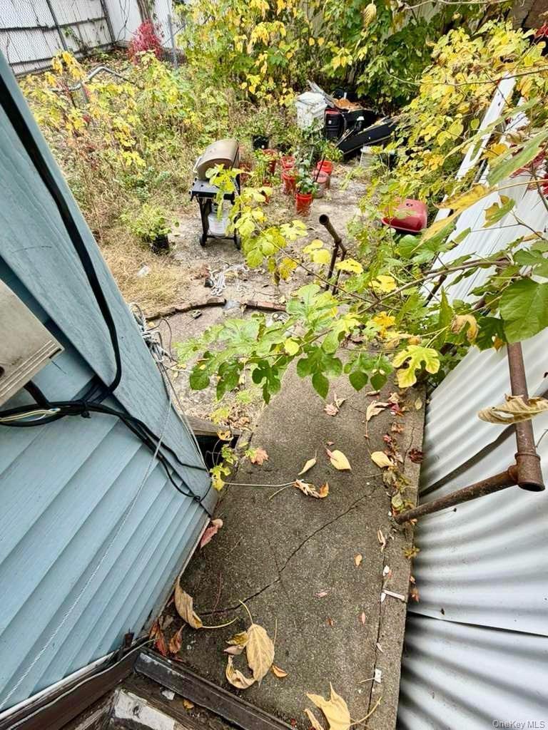 Single Family Chestnut  Brooklyn, NY 11208, MLS-933353-27