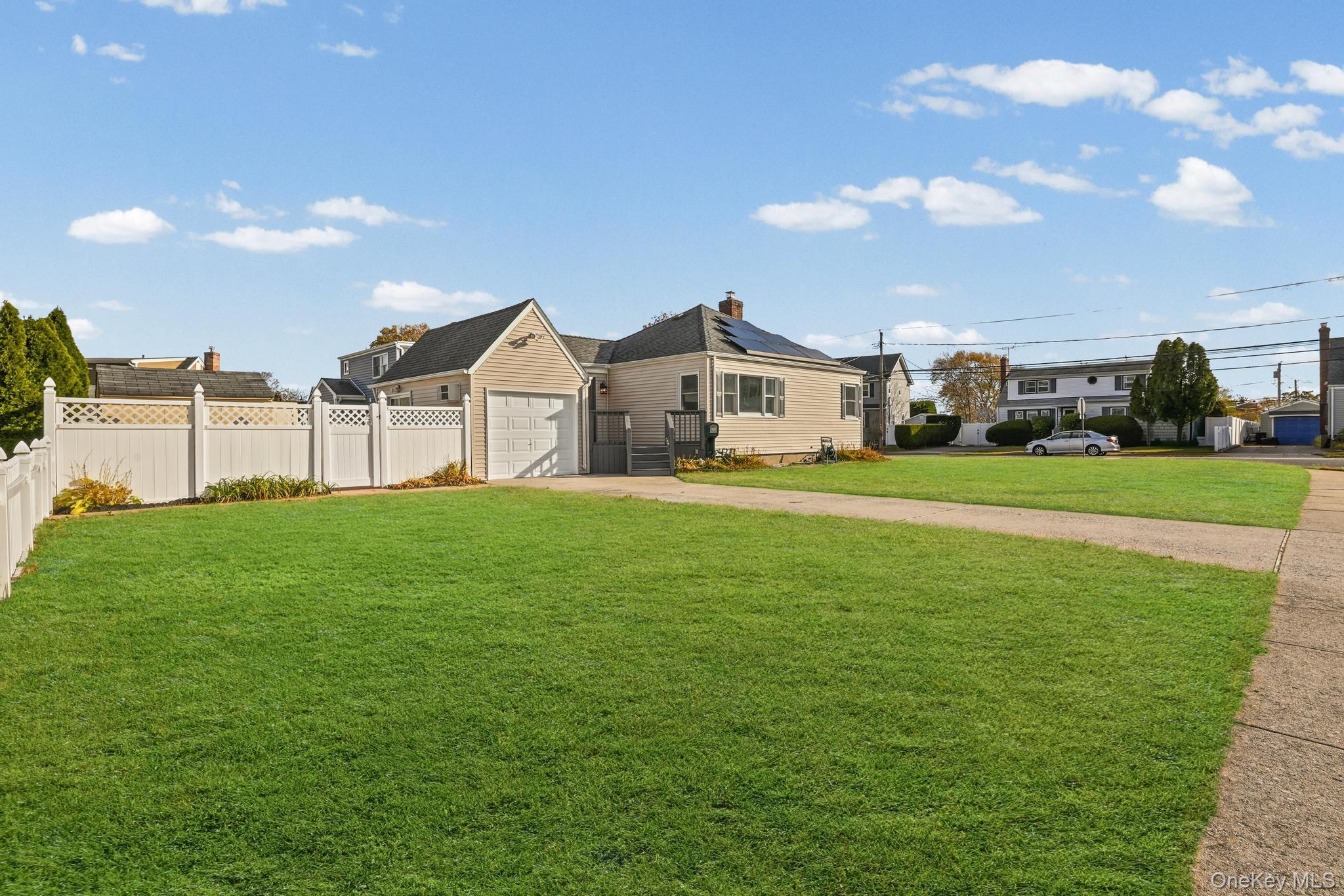 Single Family Cedar  Suffolk County, NY 11735, MLS-933365-2