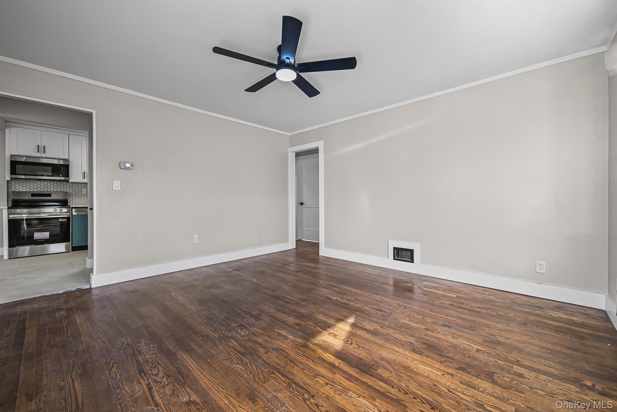 Single Family Cedar  Suffolk County, NY 11735, MLS-933365-5