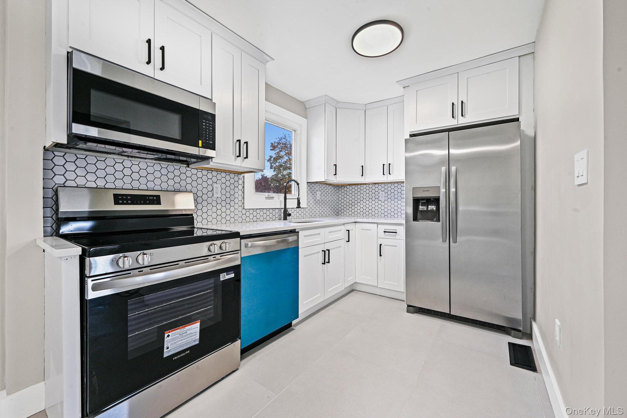 Single Family Cedar  Suffolk County, NY 11735, MLS-933365-8