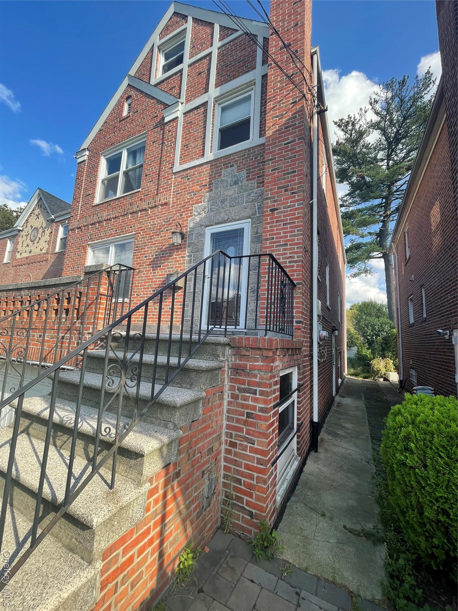 Single Family Lydig  Bronx, NY 10461, MLS-933379-2