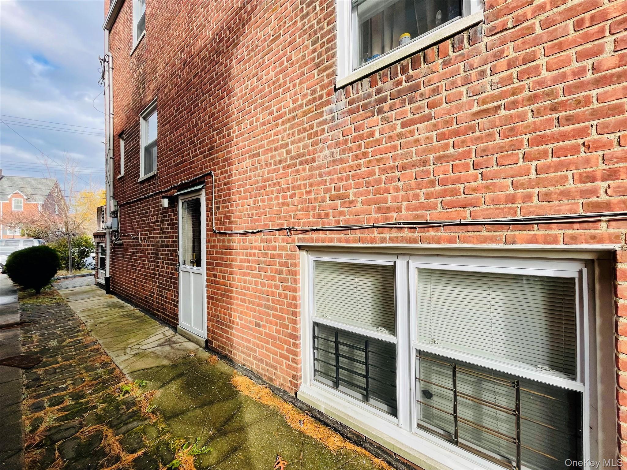 Single Family Lydig  Bronx, NY 10461, MLS-933379-4