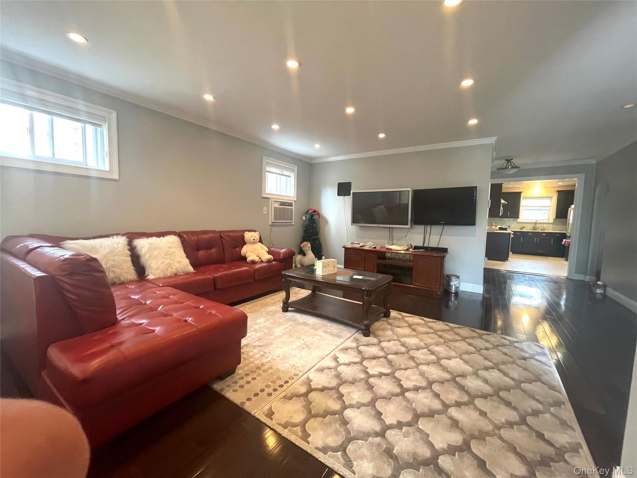 Single Family Lydig  Bronx, NY 10461, MLS-933379-6