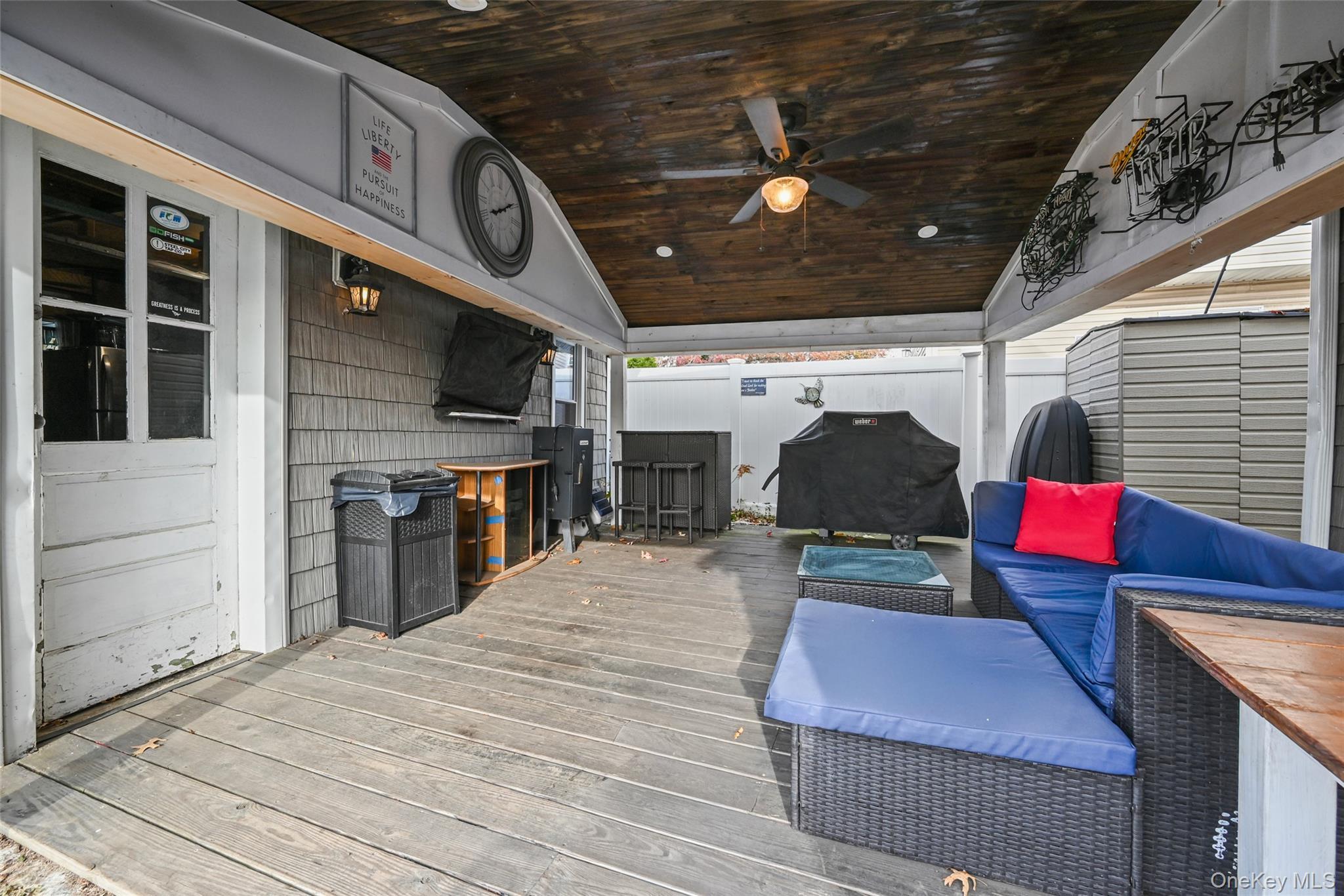 Single Family Montauk Nassau County, NY 11566, MLS-933383-17