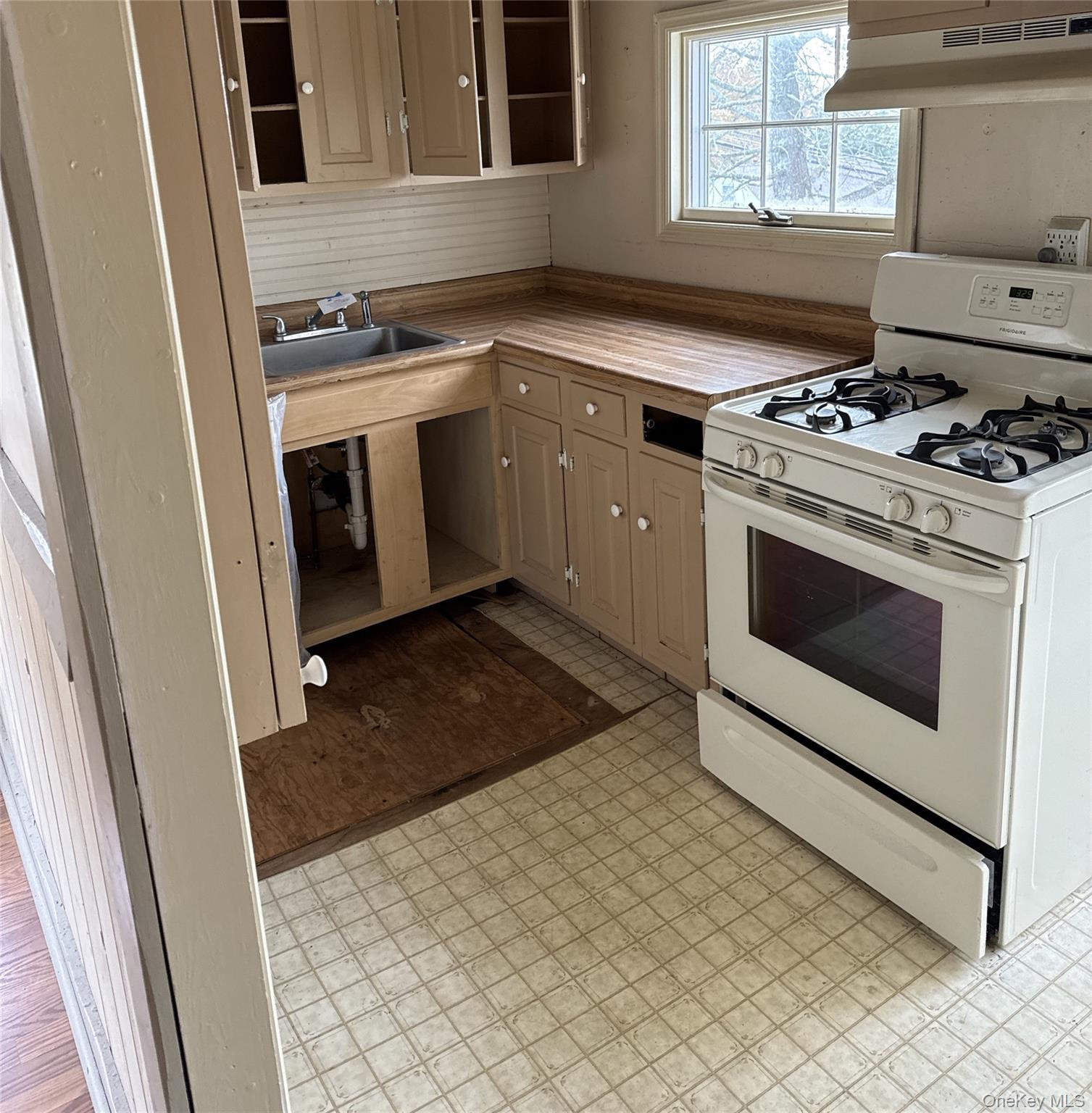 Single Family Locksley  Westchester County, NY 10598, MLS-933414-3