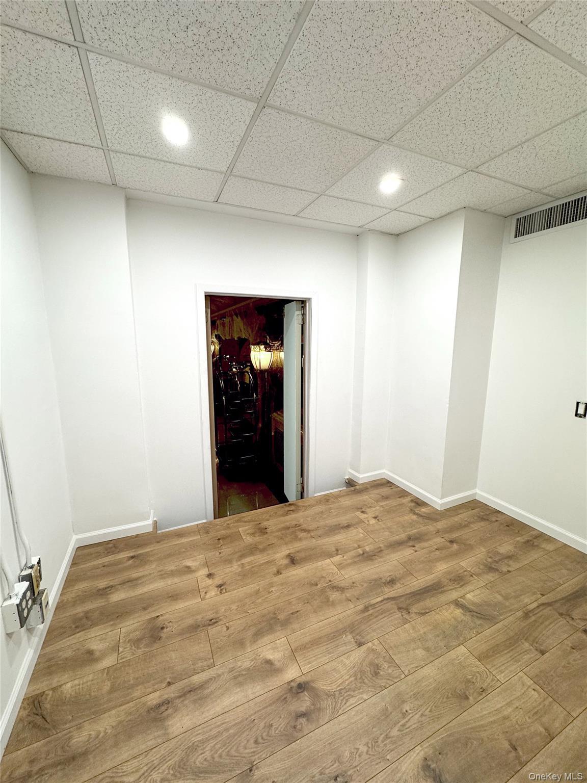 Commercial Lease 23  Manhattan, NY 10023, MLS-933439-3