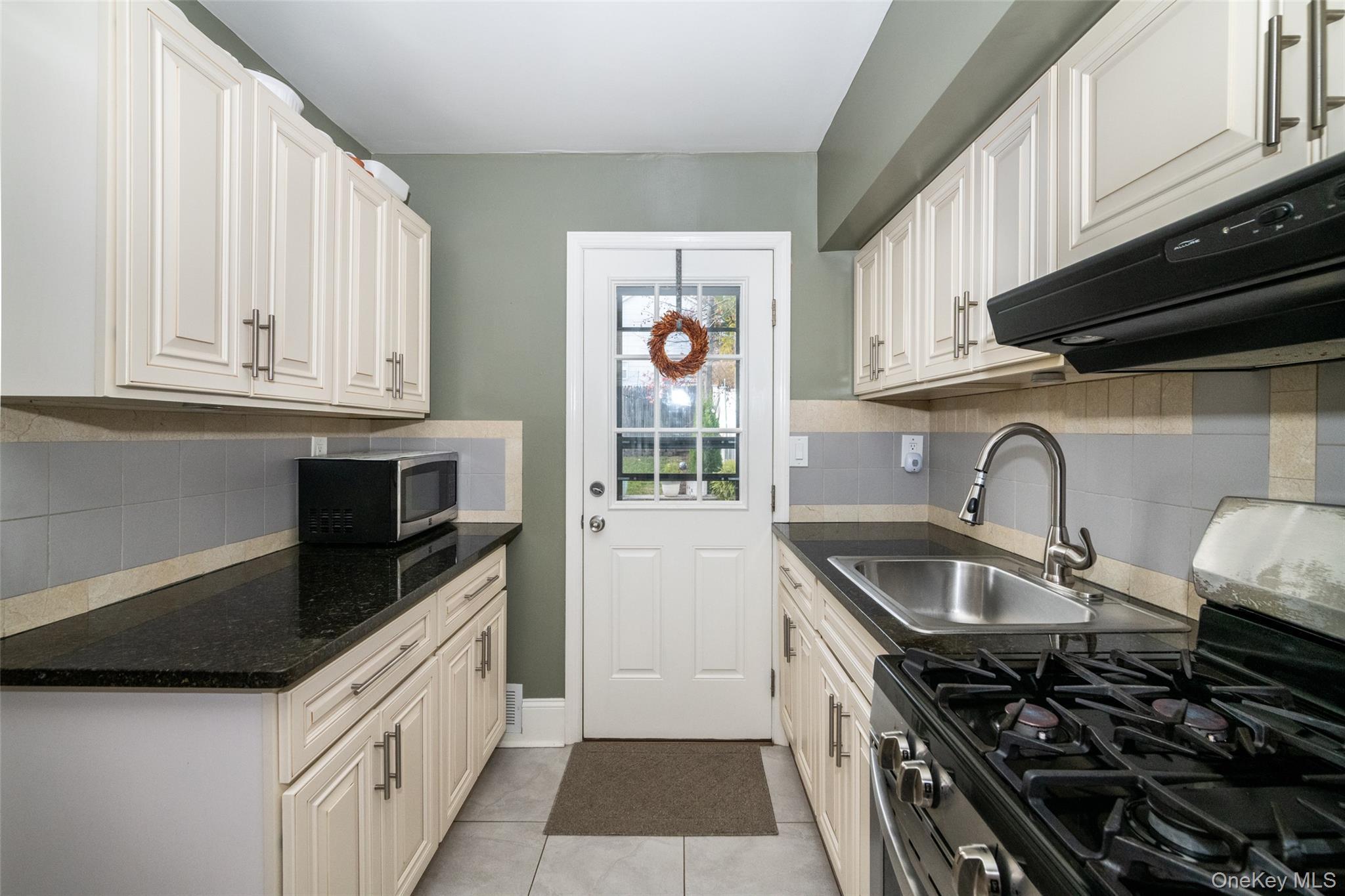 Single Family Clinton Westchester County, NY 10801, MLS-933451-8