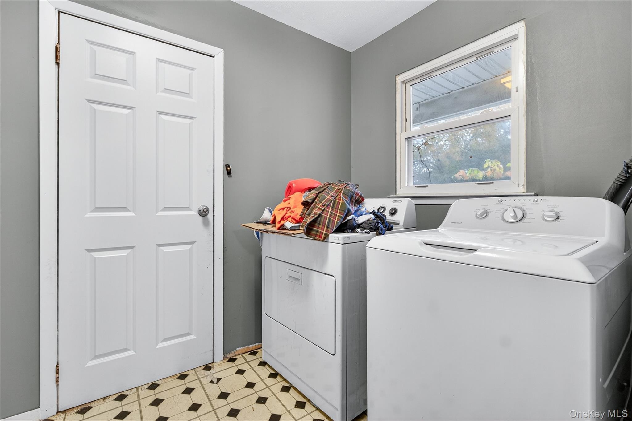 Single Family Julia  Suffolk County, NY 11733, MLS-933464-26