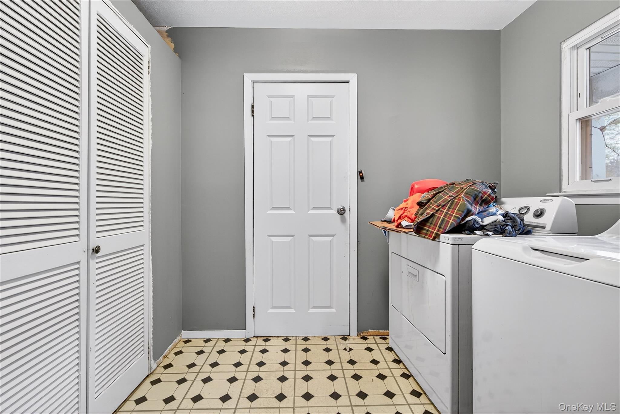 Single Family Julia  Suffolk County, NY 11733, MLS-933464-27