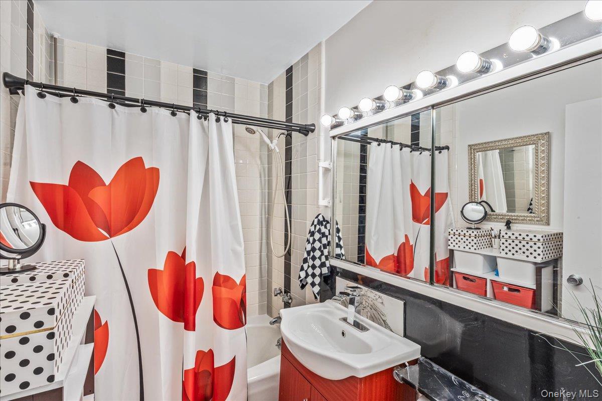 Coop 215th  Queens, NY 11360, MLS-933479-11