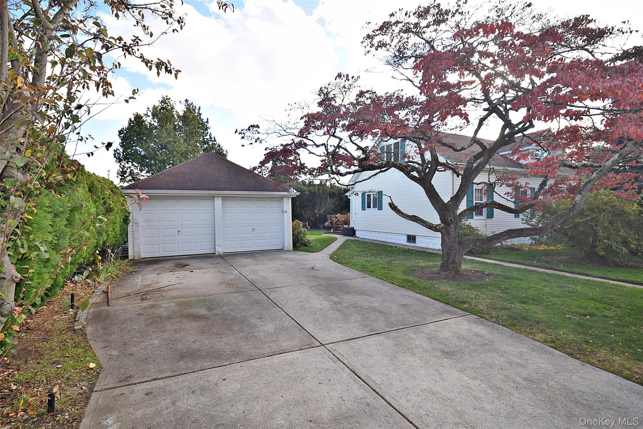 Single Family Eastern  Nassau County, NY 11510, MLS-933486-28