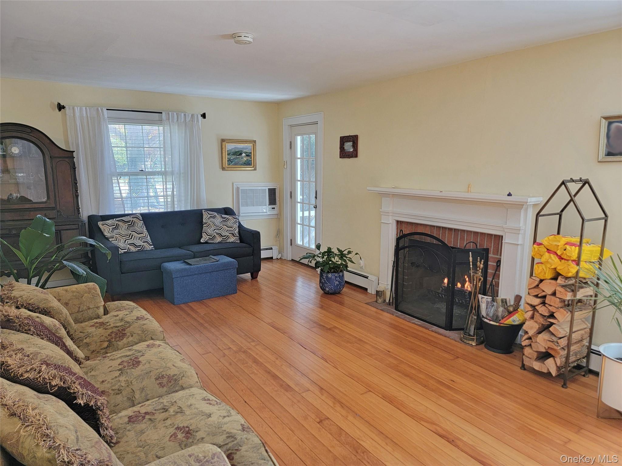 Single Family Bayport Ave  Suffolk County, NY 11705, MLS-933512-18