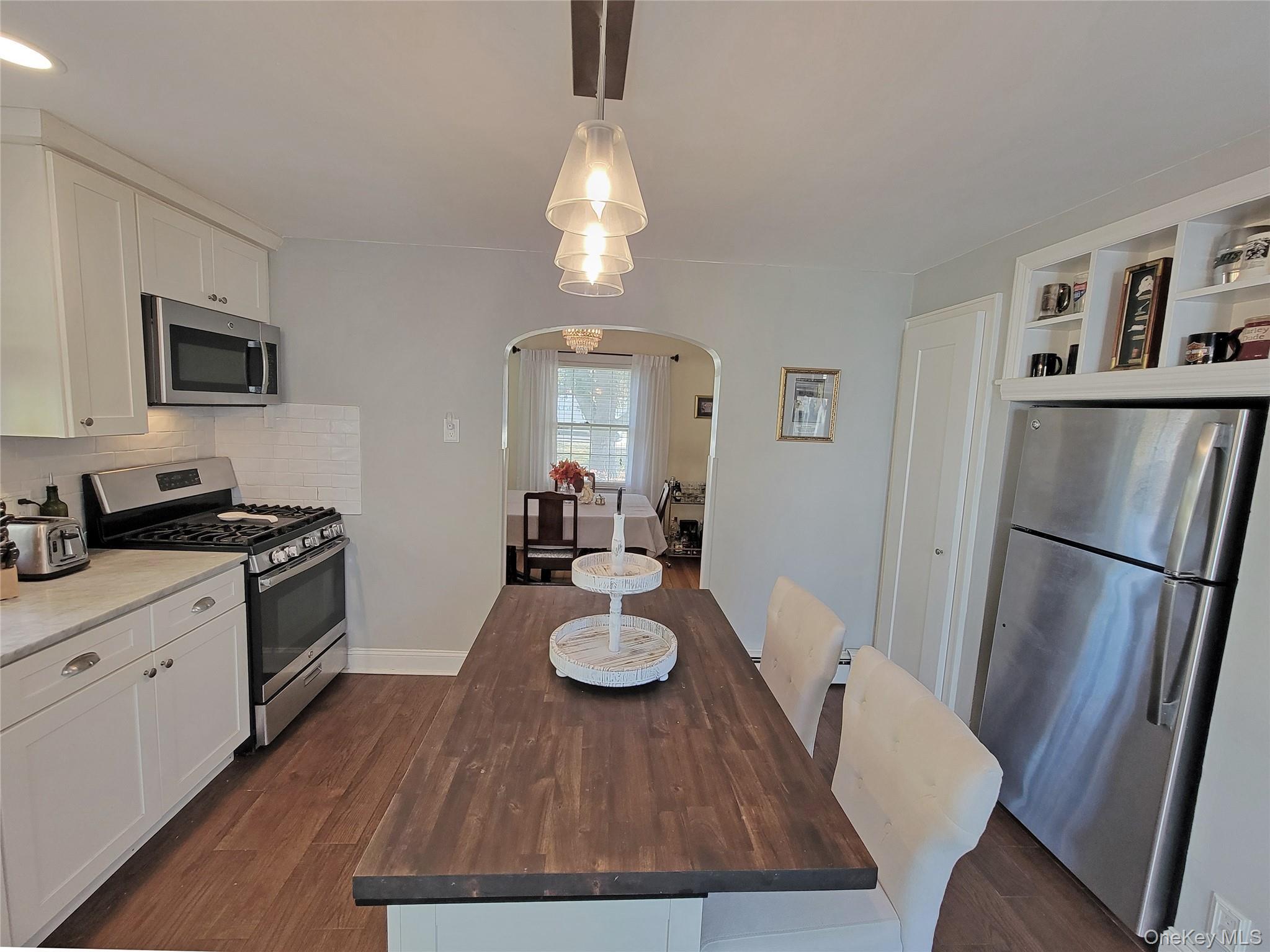 Single Family Bayport Ave  Suffolk County, NY 11705, MLS-933512-5