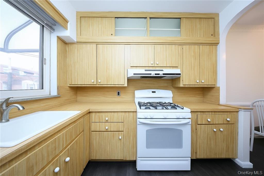 Single Family 29th  Brooklyn, NY 11229, MLS-933568-8