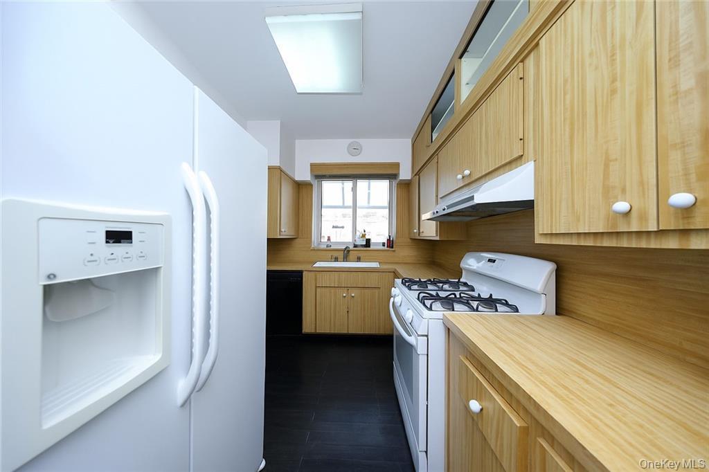 Single Family 29th  Brooklyn, NY 11229, MLS-933568-9